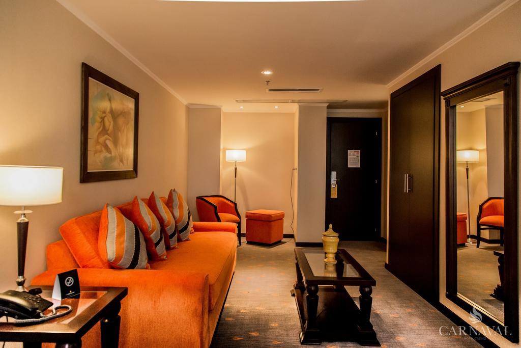 Carnaval Hotel Casino Encarnación Eksteriør billede A suite at the hotel