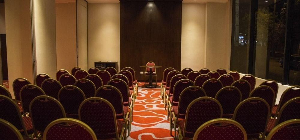 Carnaval Hotel Casino Encarnación Eksteriør billede A meeting room at a hotel